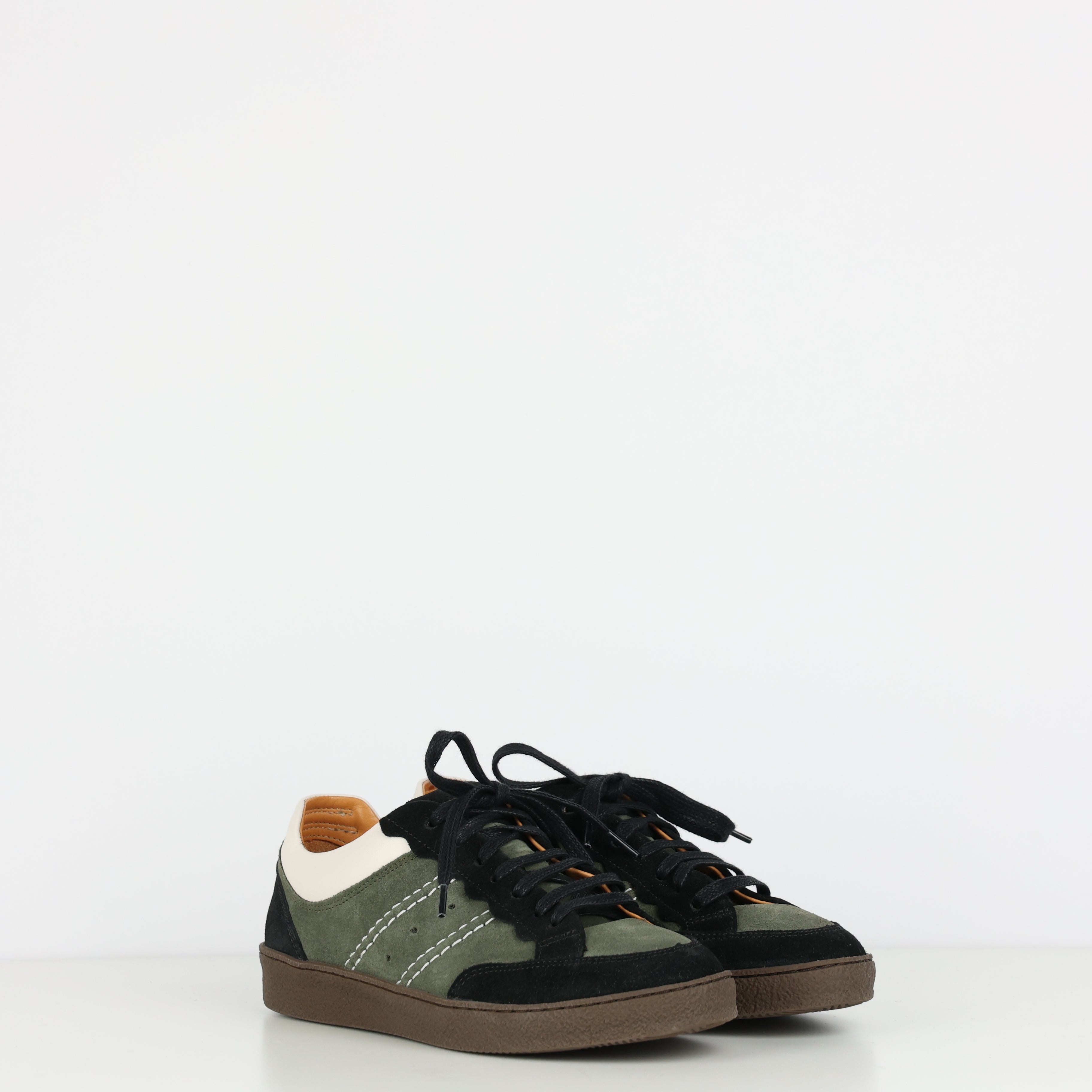 Trainers , Shoe Size 37