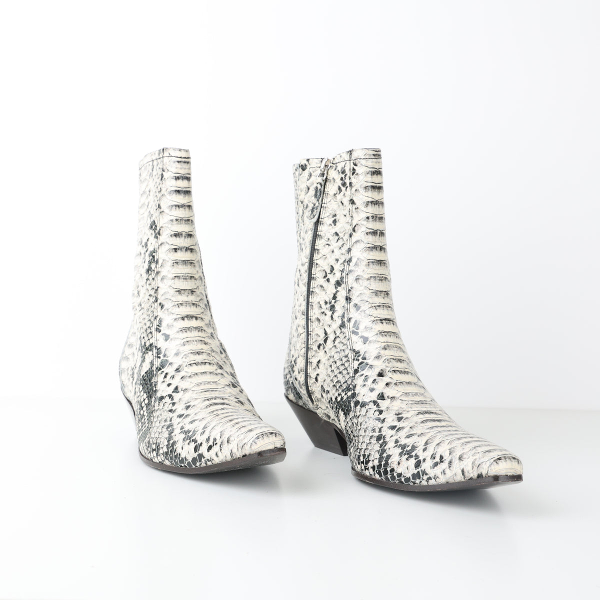 Boots , Shoe Size 39
