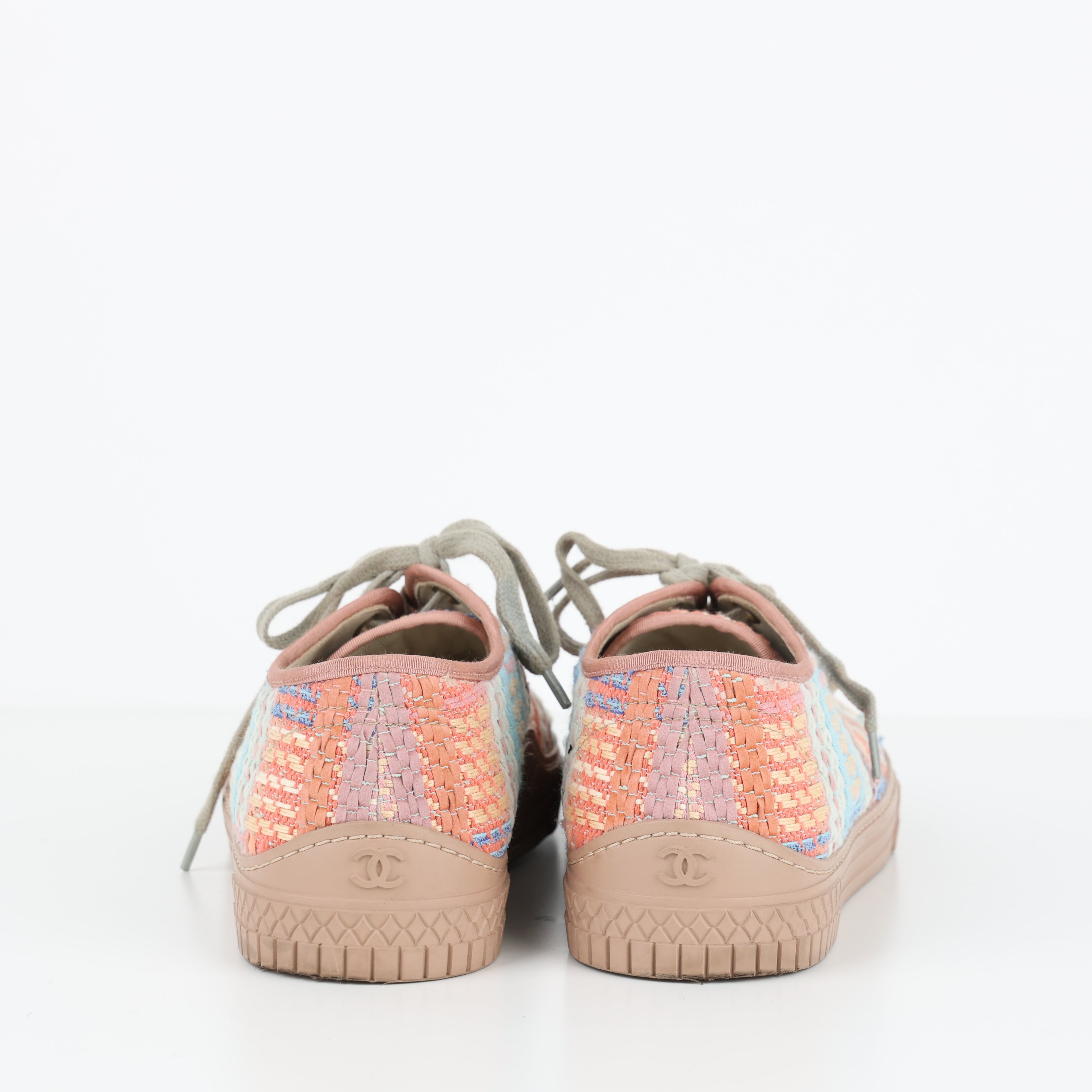Trainers , Shoe Size 39
