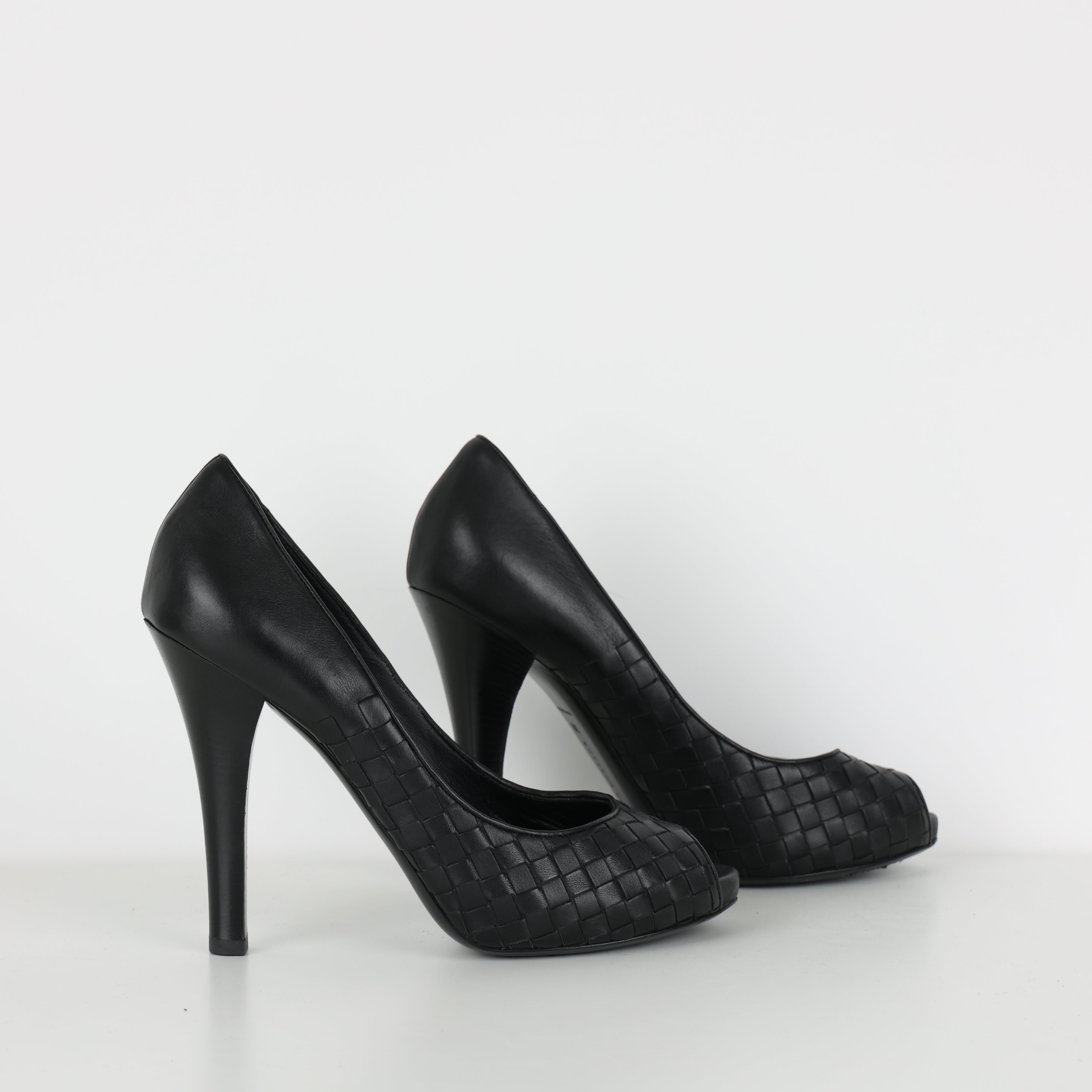 Heels , Shoe Size 38