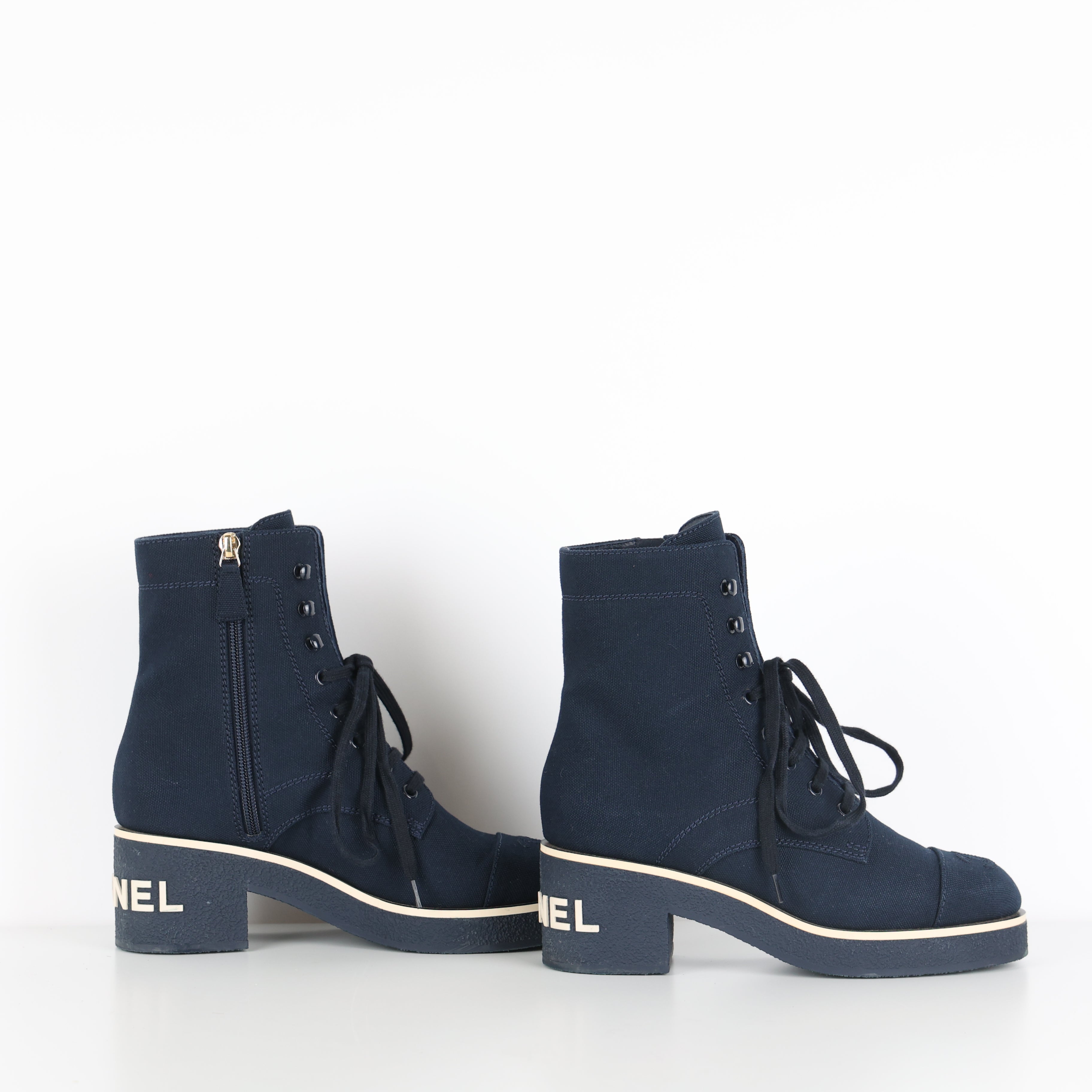 Boots , Shoe Size 37