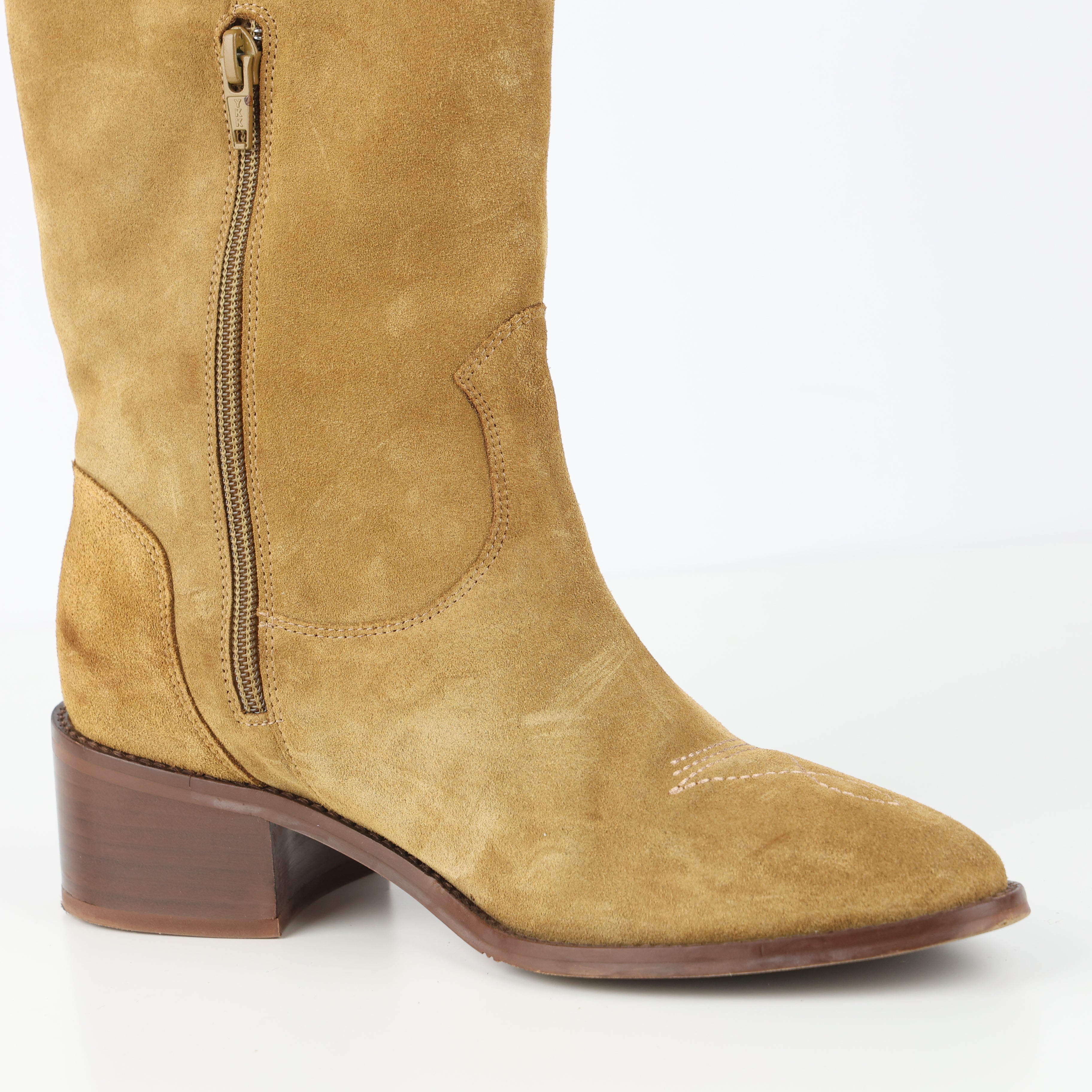 Boots , Shoe Size 37