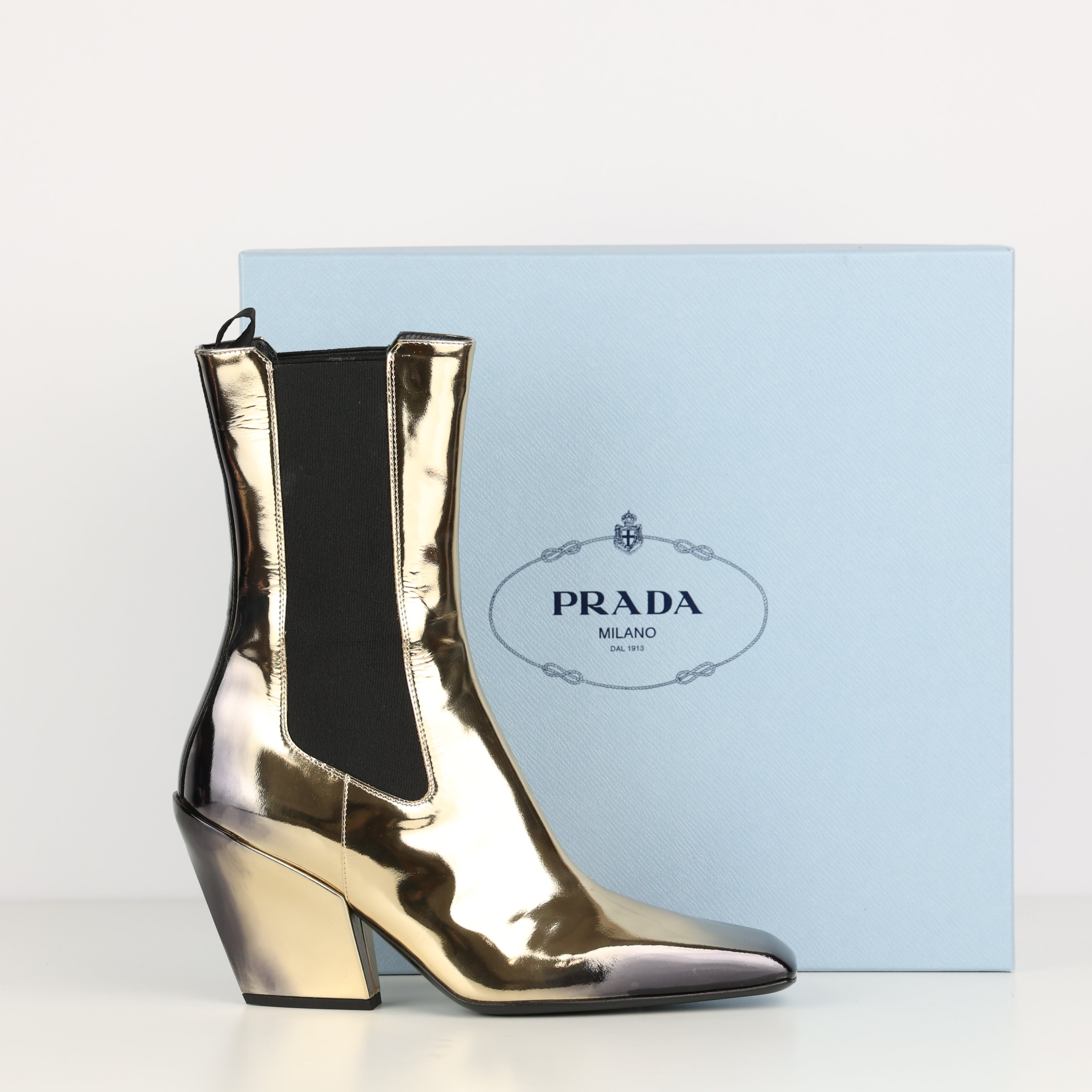 Boots , Shoe Size 37
