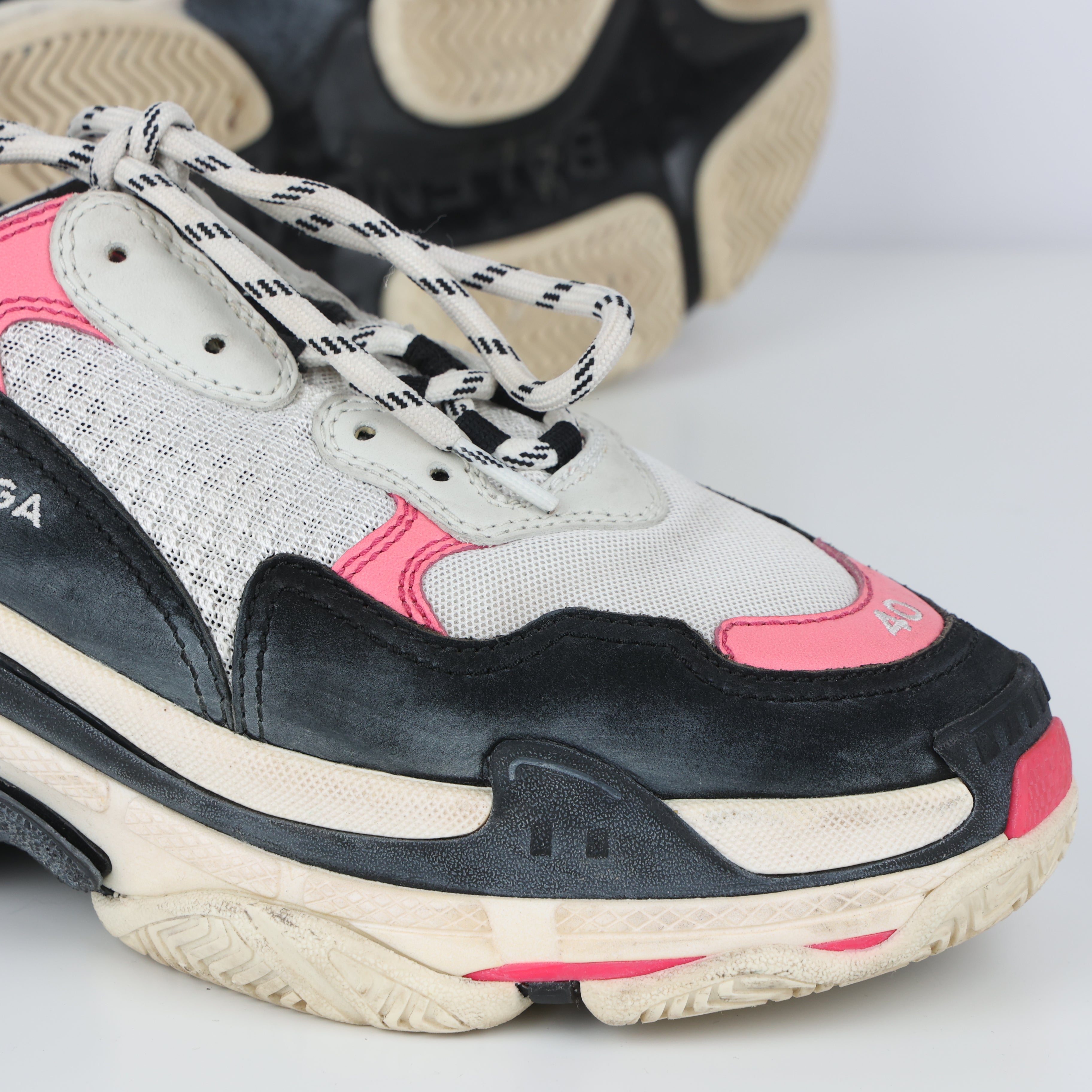 Trainers , Shoe Size 40