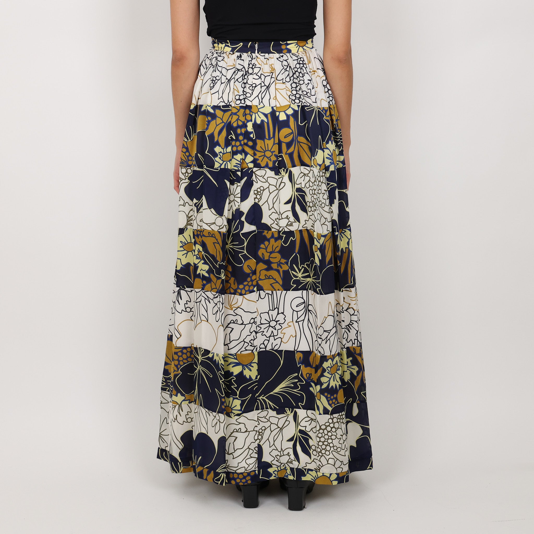 Skirt, UK Size 6