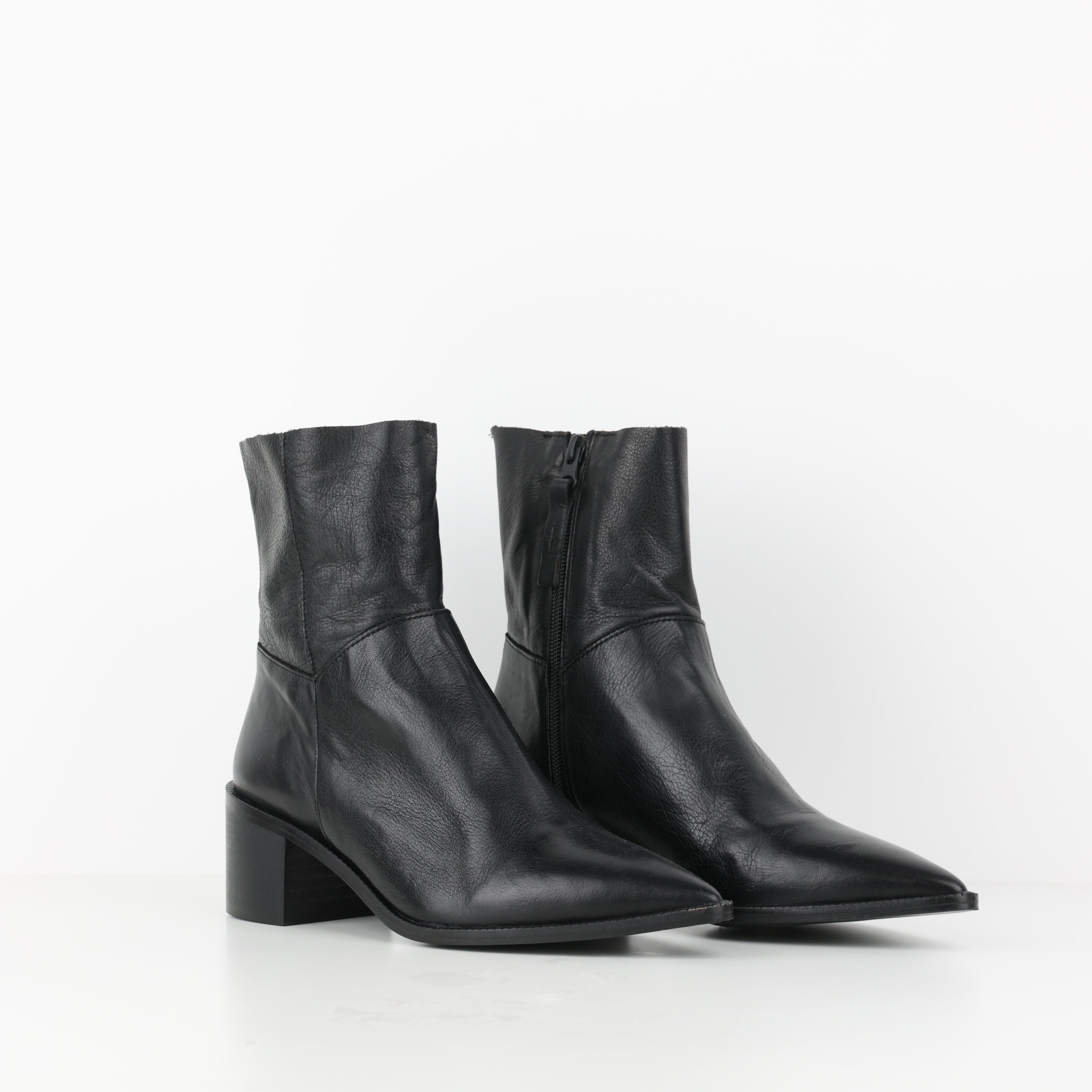 Boots , Shoe Size 38