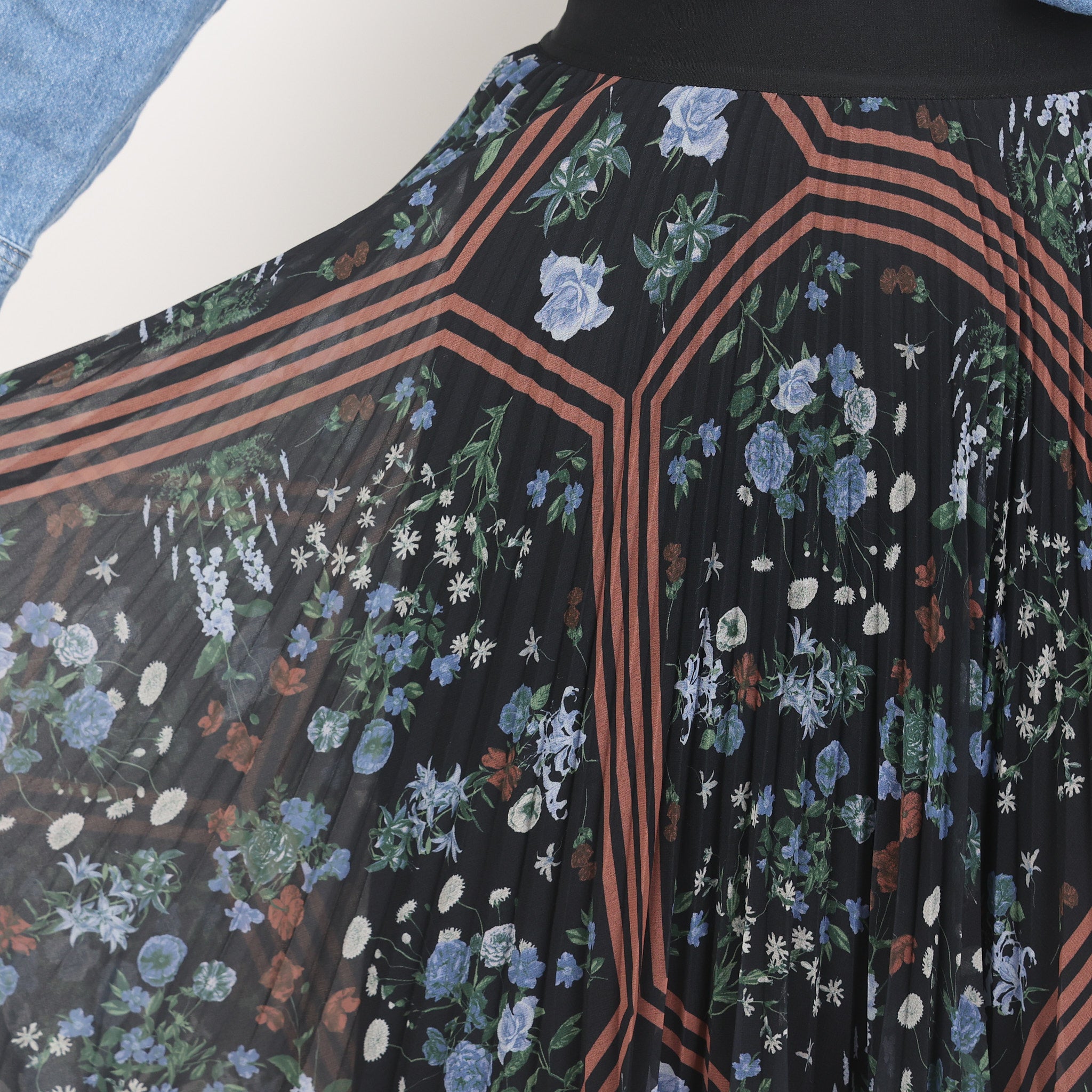 Skirt, UK Size 6