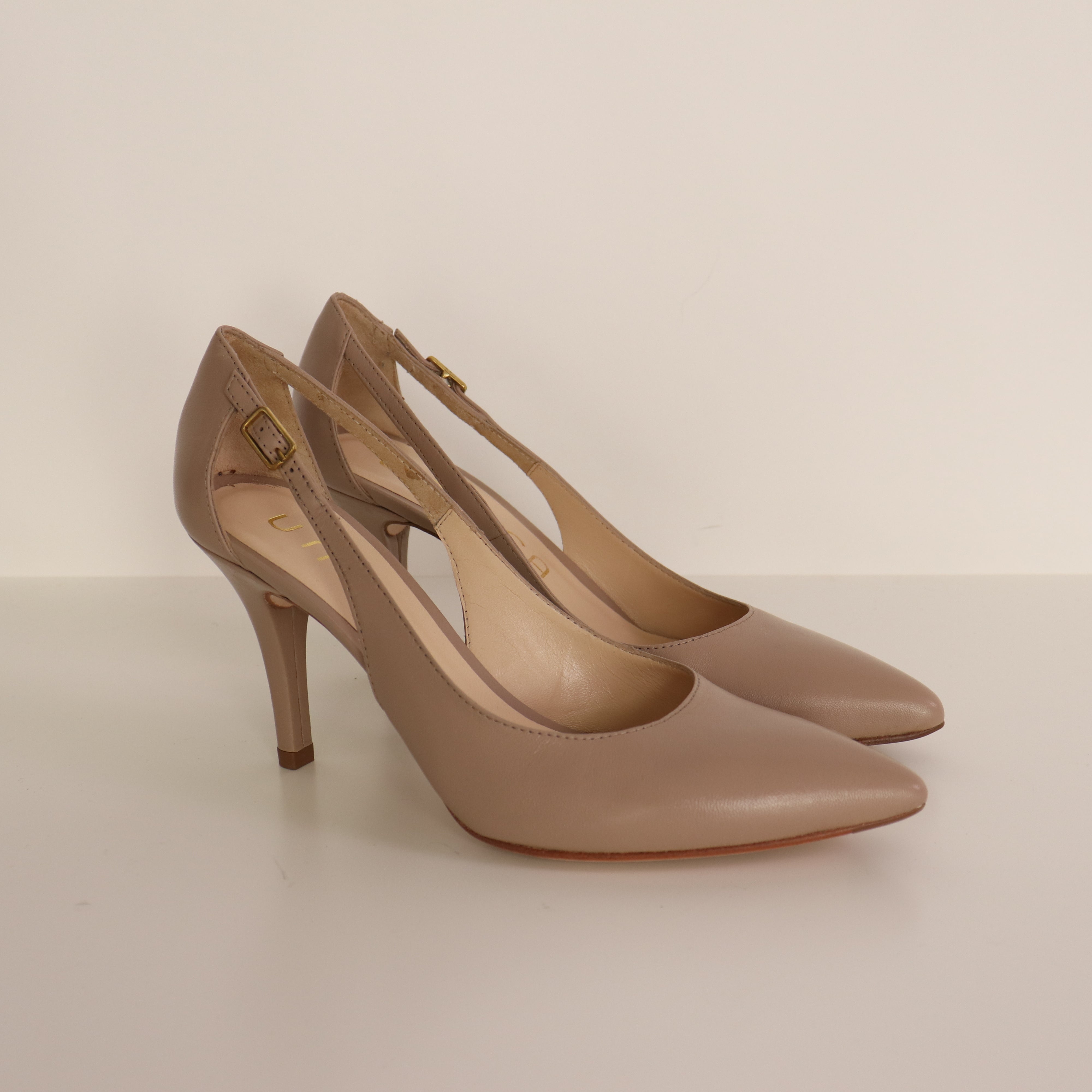 Shoes, 38