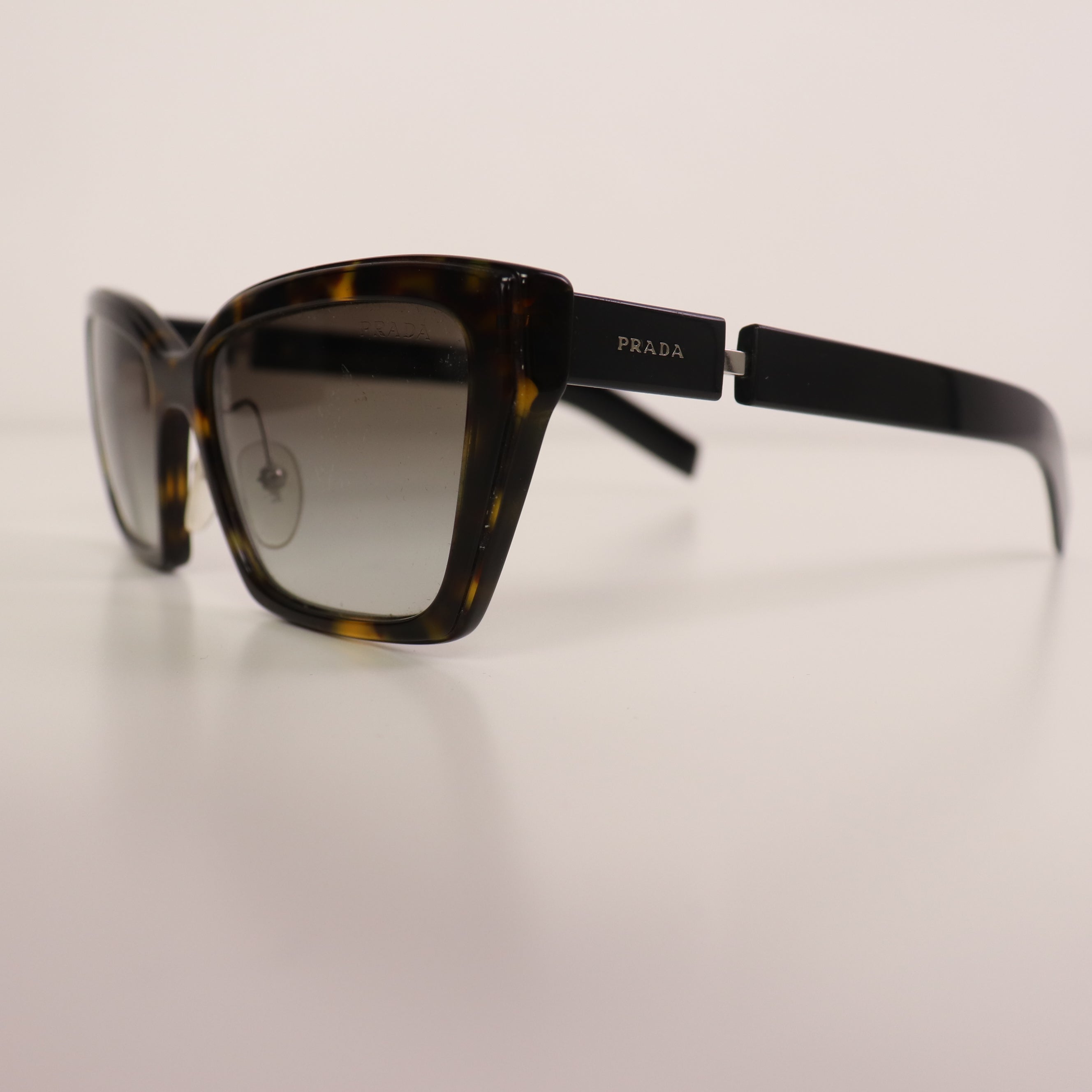 Sunglasses, Size 8
