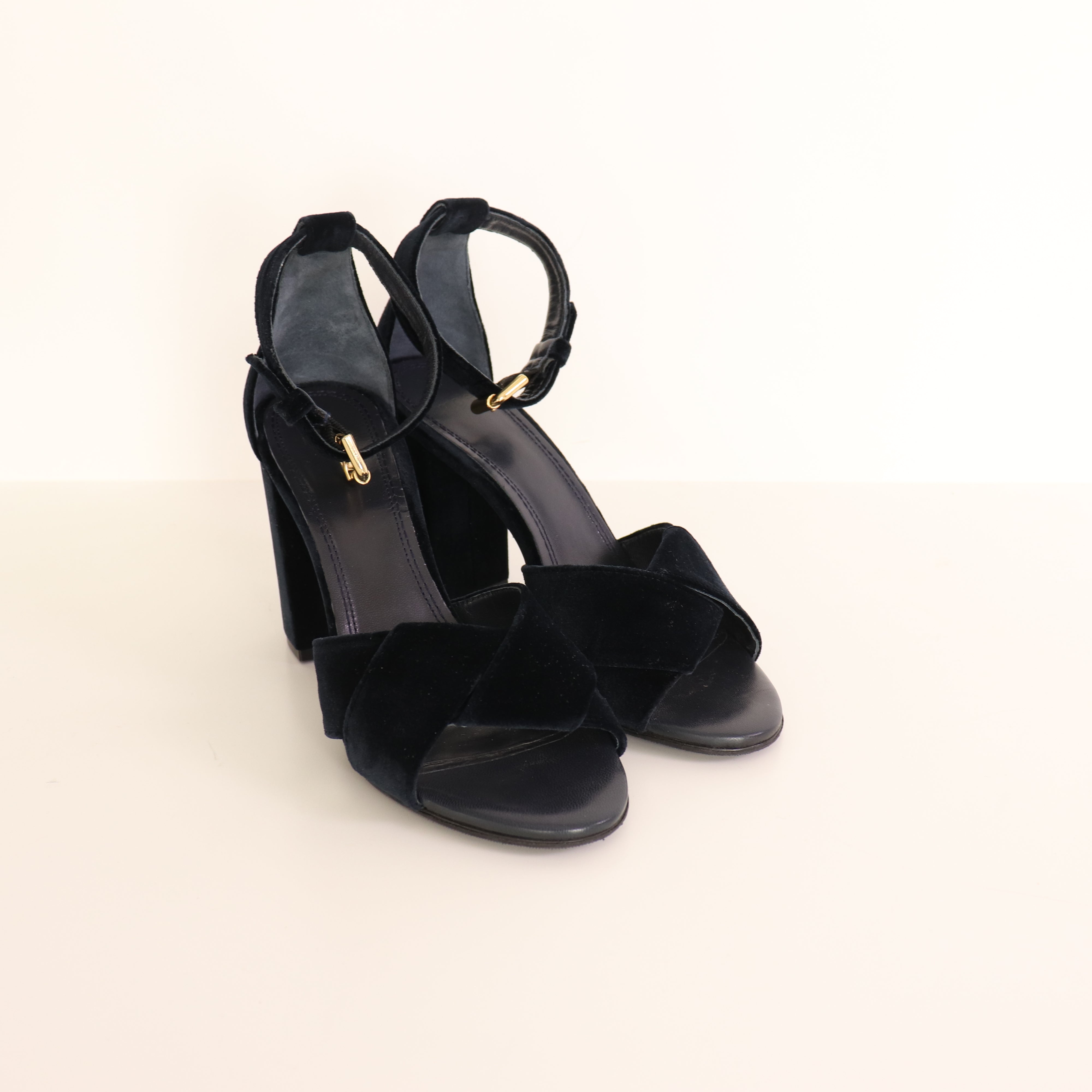 Shoes, 37