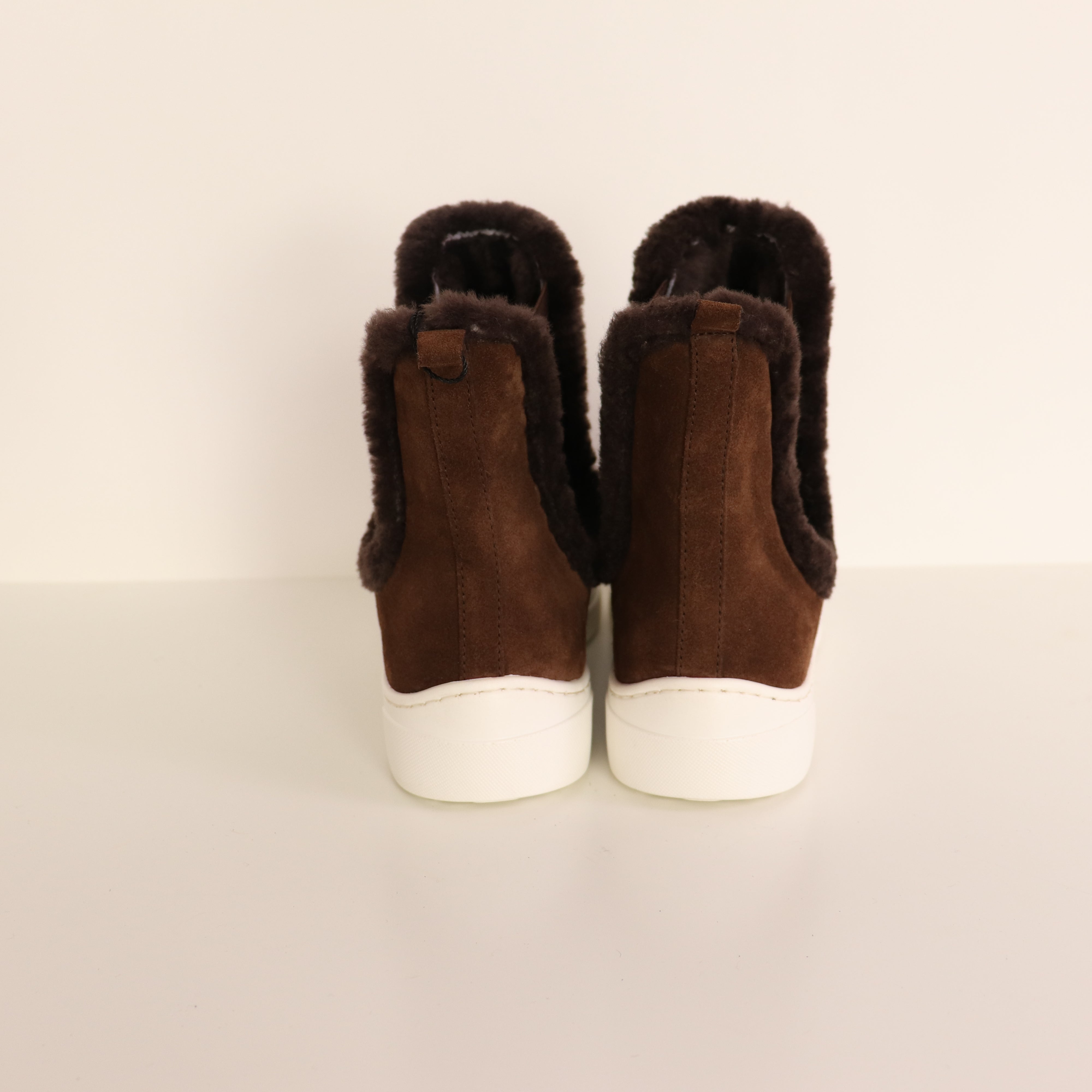 Shoes, 39