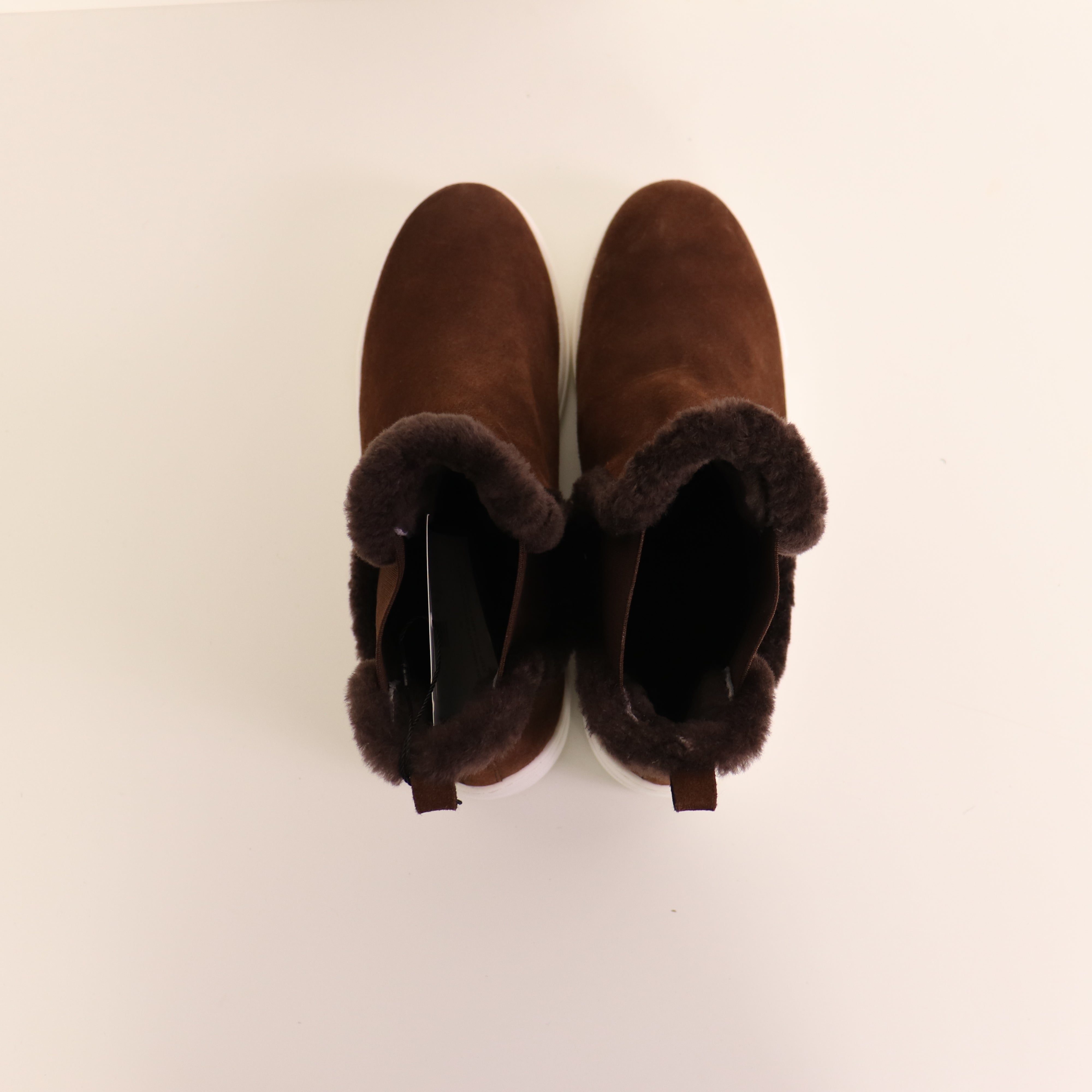 Shoes, 39
