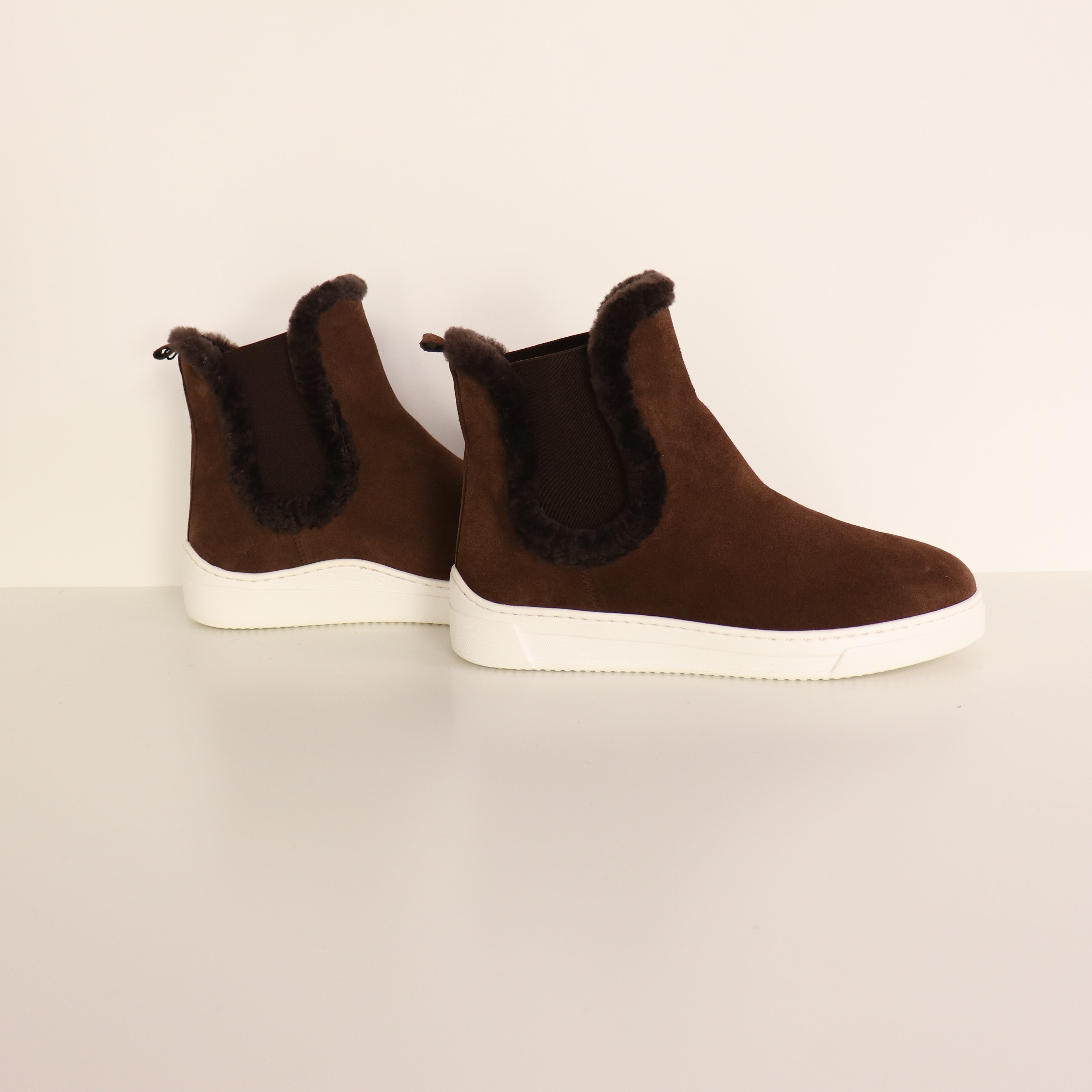 Shoes, 39