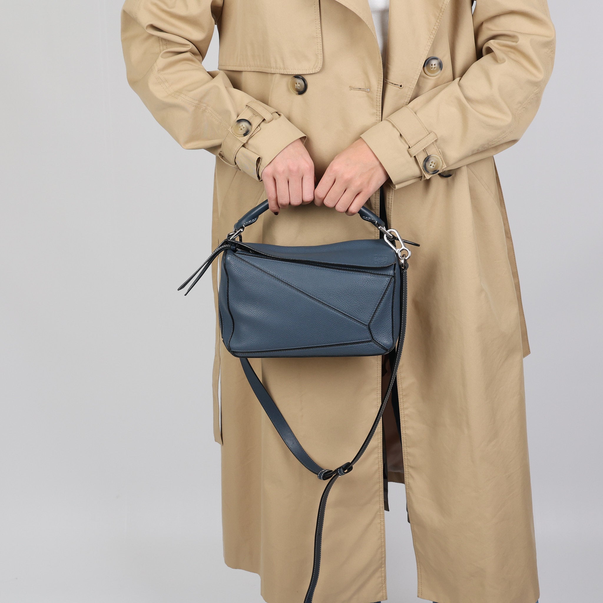 Small Puzzle bag in classic calfskin - Olive Green/Khaki Green - Loewe |  Département Féminin